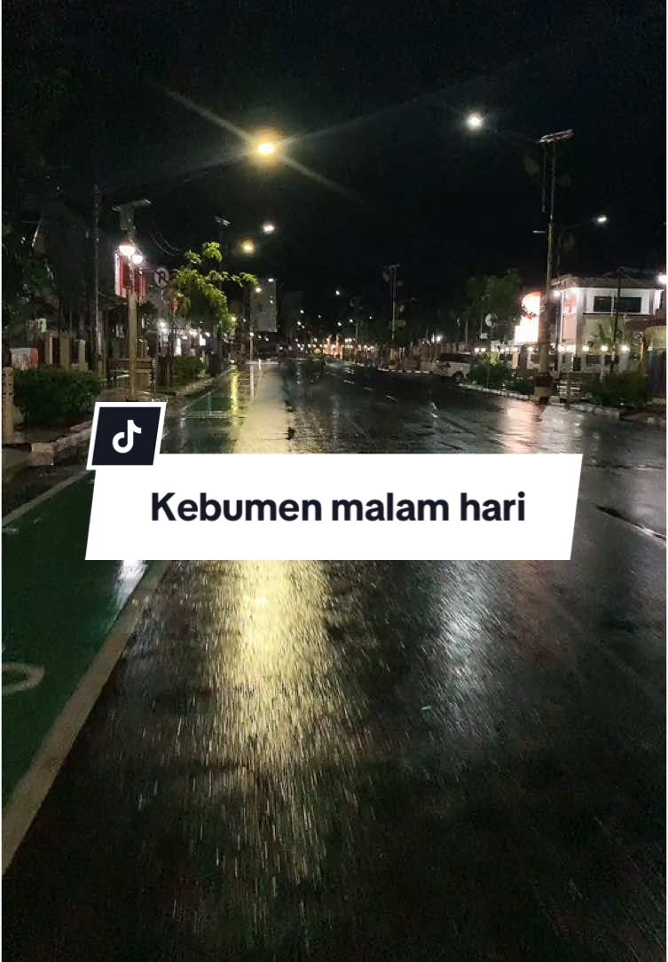 Kebumen malam hari. #kebumen #kebumenkeren #kebumen24jam #kebumenpride #nglayabs 