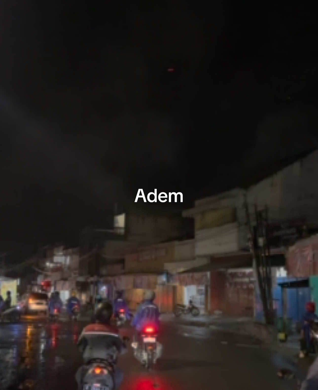 Cilacap malam yg tenang setelah seharian diguyur hujan,ademm 🥶 #cilacap #infocilacap #cilacap24jam #cilacapupdate #hujan🌧️ #cilacapngapak #cilacaphits #cilacapkekinian #infocilacap #wawcinematic 