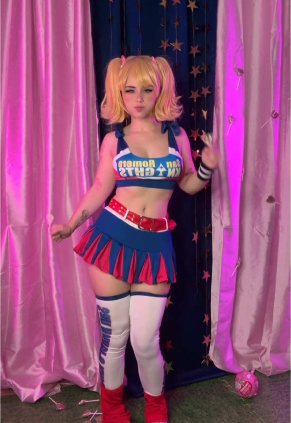 So EMO 👹 #julietstarling #julietstarlingcosplay #lolipopchainsaw #lolipopchainsawcosplay 