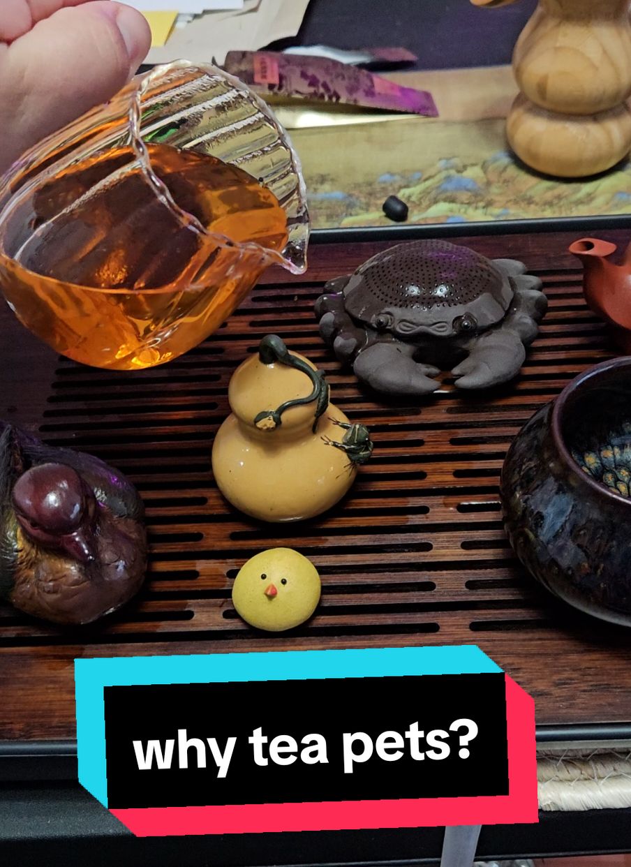 Replying to @callumnumnum there are lots of other things I left out. some tea pets remind me of where or who I got them from. they're one of my favorite aspects of Chinese tea preparation. #gongfutea #gongfucha #teapet #功夫茶 #茶道 #茶寵 