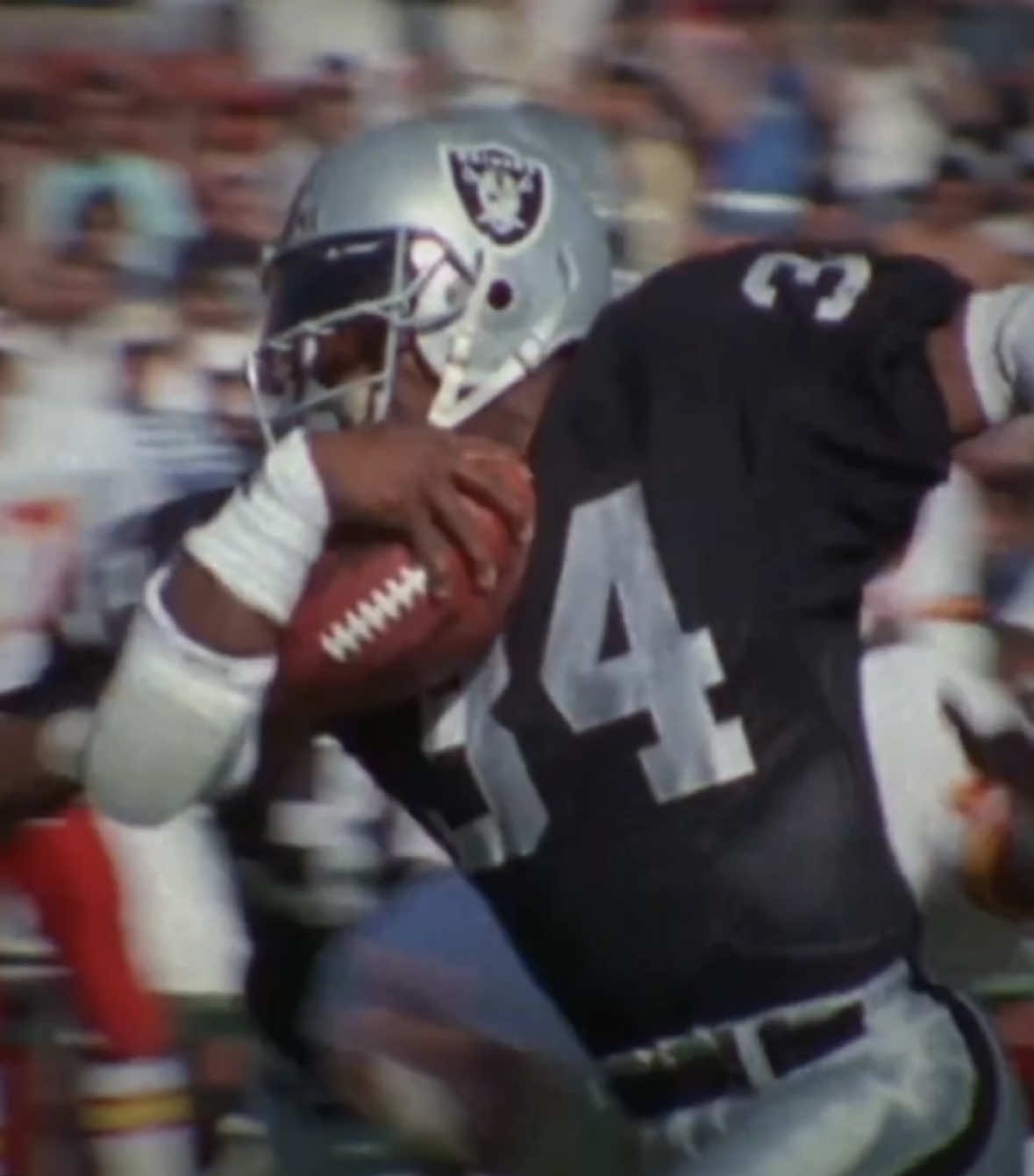 Bo Jackson was unstoppable on Madden #fyp #nfl #raiders #familyguy #bojackson 