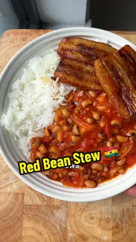 WELCOME TO STEWS FROM AROUND THE WORLD 🌍 A warm welcome back to stews from around the world. In season 1, we travelled all around the world from our kitchen, discovering some of the best stews the world had to offer. This is season 2 and today’s episode takes us to Ghana where we will be making Red Bean Stew. Now this is traditionally made with smoked fish but I decided to make the vegetarian version by removing that, it was still equally tasty 🇬🇭  (4) 150g dry red black eye beans soaked overnight 2 tbsp sustainable palm oil 1 brown onion 400g chopped tinned tomatoes 200ml water 1 tbsp aromat 1 knorr chicken cube 1 tbsp black pepper 1 tsp garlic powder To serve: White rice Fried plantain (1) In a large pot, add the soaked black eye beans and enough water to cover the peas. Bring to a boil and simmer for 45 minutes until cooked through  (2) Heat a large pot stew pot over a medium heat, then add the palm oil. Once hot, add the onions, season with a sprinkle of salt and cook until soft. (3) Add the chopped tomatoes, water, knorr cube and aromat, then bring to a simmer and cover and cook for 10 minutes. Now remove the lid, add the cooked beans and mix well. Serve with white rice and enjoy :) #stew #comfortfood #ghanaianfood #ghana 