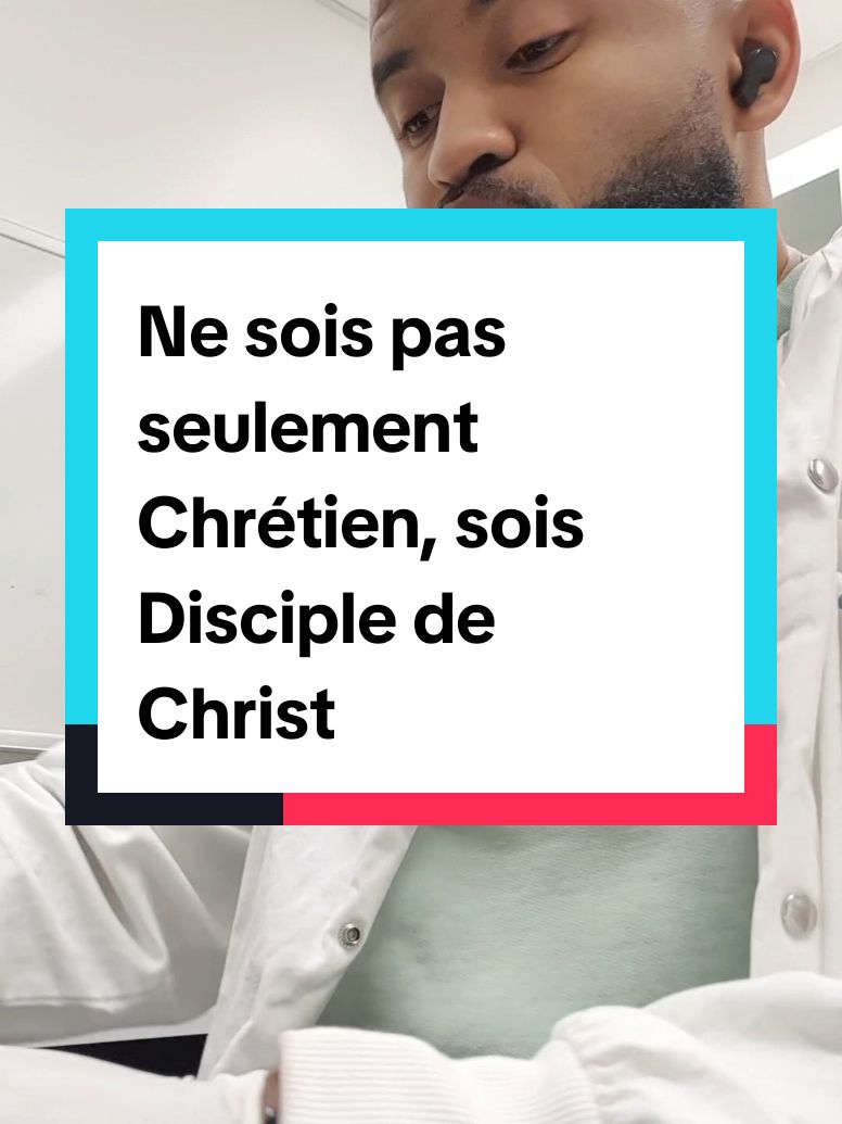 #tiktokchretien #fyp #pourtoi #tiktokchretiens  Ne sois pas seulement un chrétien, sois un disciple de Christ. C'est vrai qu'on n'abandonnera pas forcément notre ancienne façon de vivre du jour au lendemain, ni qu'on sera des chrétiens parfaits. Mais on doit au moins aspirer à lui obéir, car c'est cette obéissance au Maître qui fait de nous ses disciples.