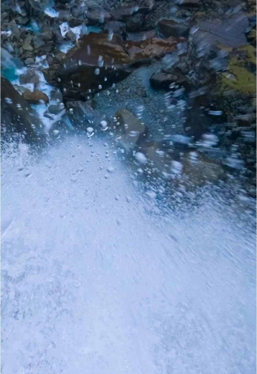 Have you ever seen the individual drops of a waterfall? 💧