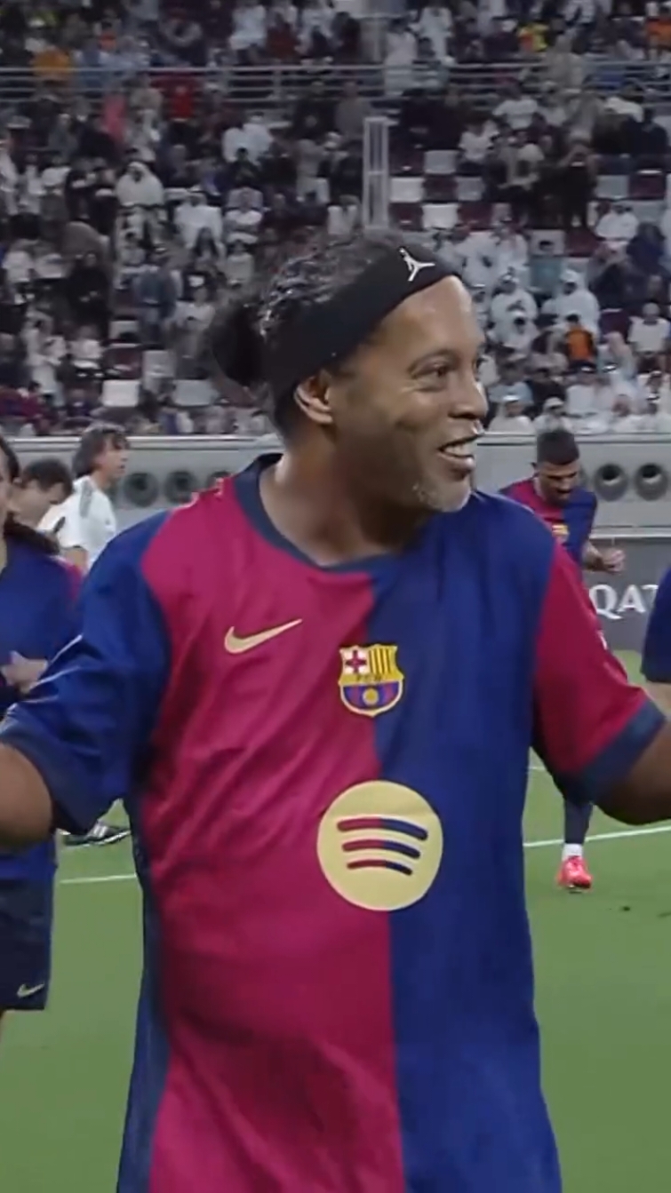 🤣⚽️🤙🏾@fcbarcelona #fcbarcelona #Ronaldinho #ronaldinhoskills #ElClasico