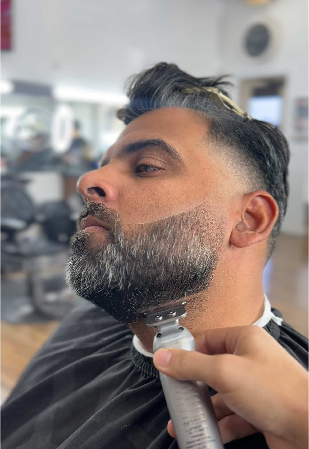 Where to place the PERFECT beard line everytime 🧔🏻🔥🔪 I like to use my comb to help give me a visual 👁️ @StyleCraftUS Cyborg Trimmers and BOOSTED Shaver. Link in my bio to save 15% 🔗 #jjaybeardedbarber #josephsignatureline #onthisday #fypシ #TheRealPussinBoots #beard #patchybeard #curlybeard #YouTube #SplashSummerVibe #beardtrim #gammaplus #stylecraft 