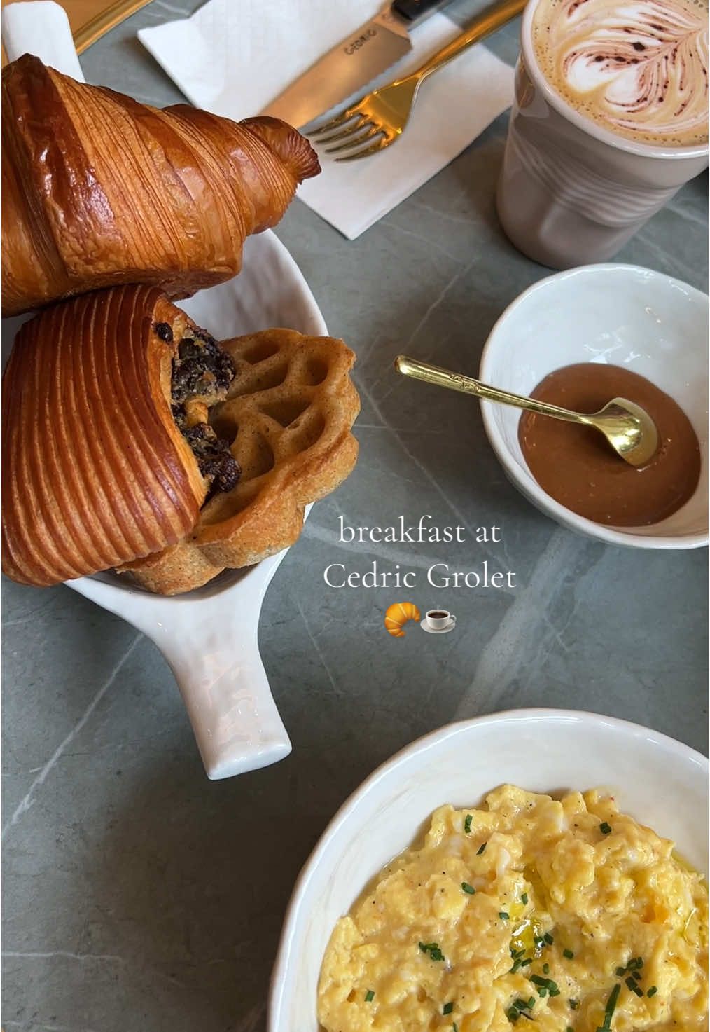 breakfast in paris 🥐☕️ #credicgrolet #fyp #breakfast #paris 