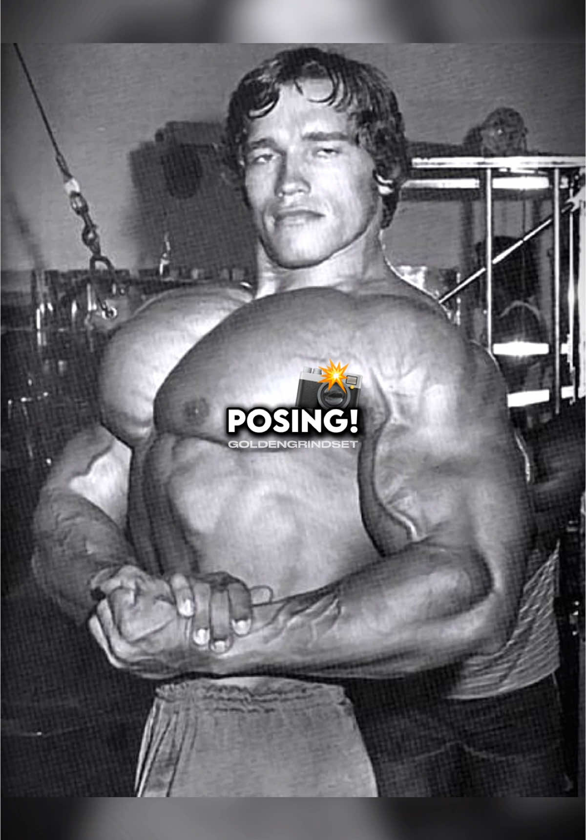 Arnold INSISTS On Posing In Between Sets…💥| #arnoldschwarzenegger #mrolympia #bodybuilding #gym 