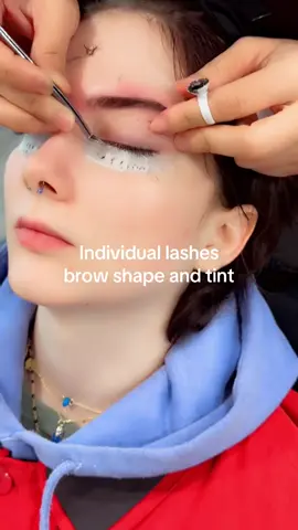 #Browsandbeautybyfaaz #35stockwellstreet #browshape #browsonfleek #individuallashes #lashextensions #semipermanentelashes#lashaesthetics #