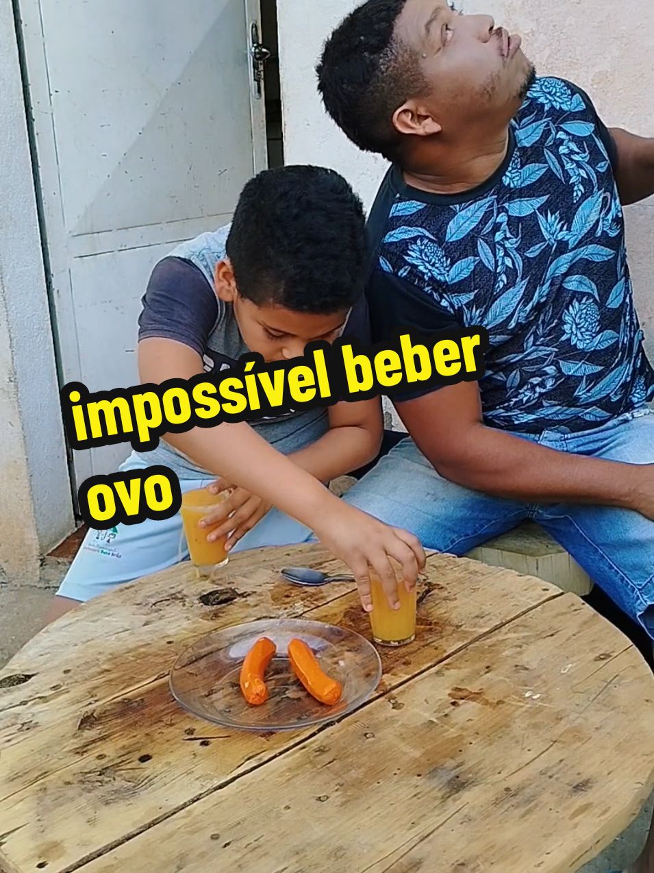 impossível beber ovo no suco #humor #comedia #paiefilho 