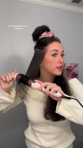 Wavytalk negative ion thermal brush on curly hair to get the 90s blowout look! #thermalbrush #wavytalk #curlyhair #curls #wavyhair #hair #blowout #blowoututorial #tiktokshopblackfriday #tiktokshopcybermonday #tiktokshopholidayhaul #tiktokblackfriday 
