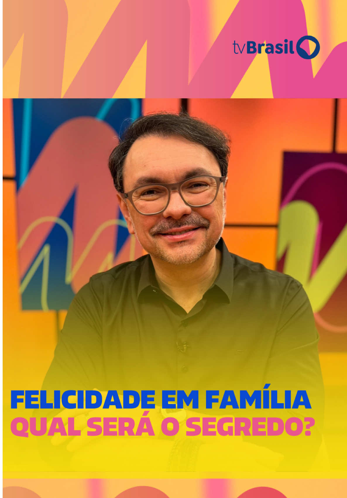 Será que existe algum segredo para uma família ser feliz? O psicólogo Rossandro Klinjey fala sobre a importância da maturidade e tolerância emocional na relação entre pessoas que apesar das diferenças se amam. Assista ao #SemCensura completo no canal da TV Brasil no YouTube, no app TV Brasil Play e também no Spotify! 📲 #Família #Felicidade #Casamento 