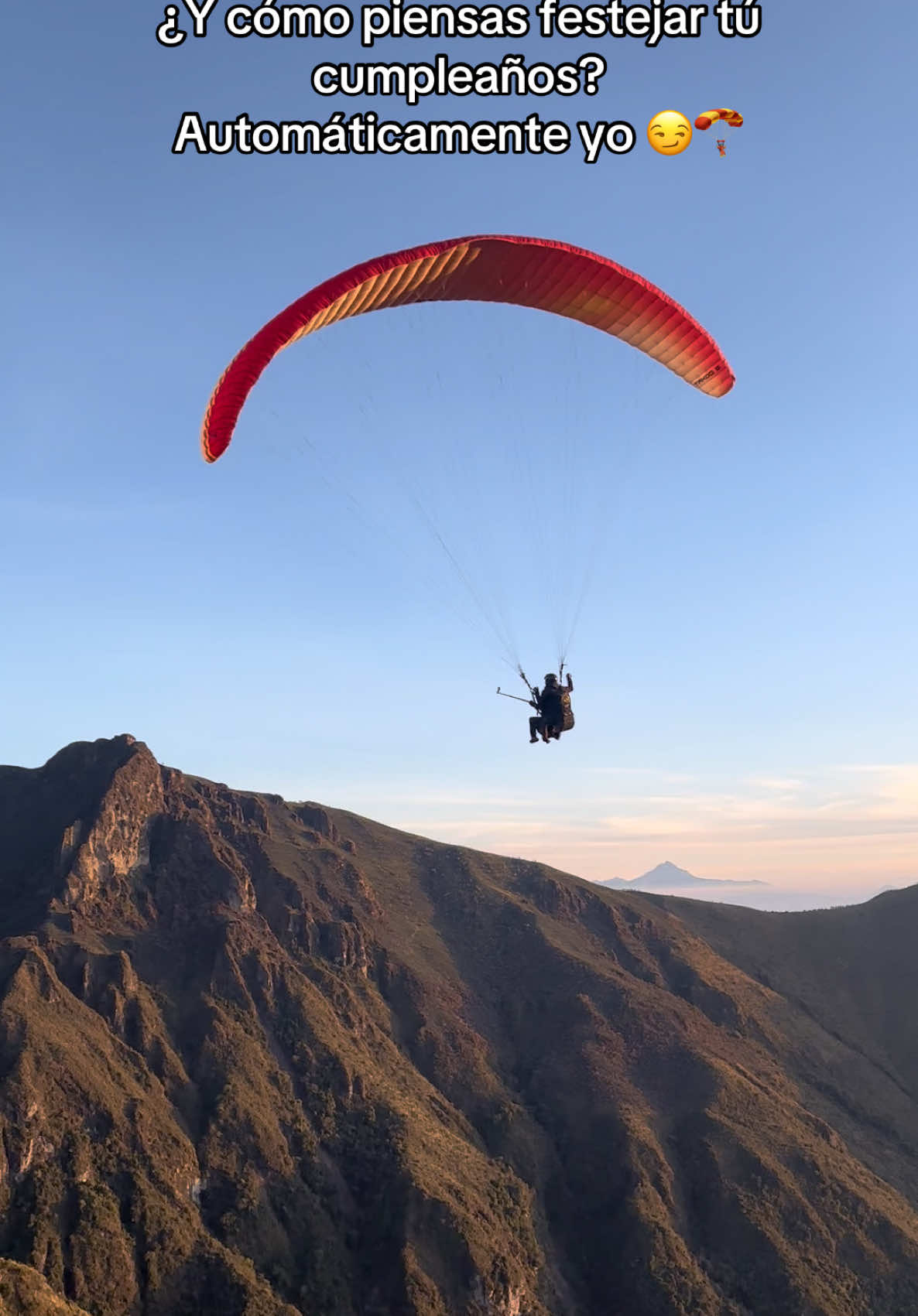 Es el momento de vivir un cumpleaños diferente y único!   #parapente #Quito #Ecuador #parati #planesquito #cumpleaños 