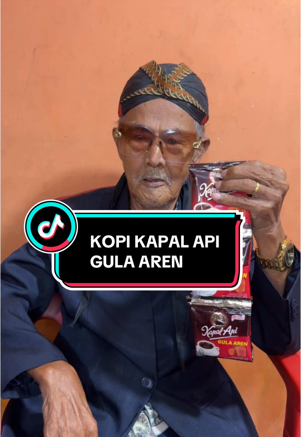 Sekarang saya jualan ini Kopi kapal api gula aren. Jangan lupa dibeli ya bapak ibu👴🙏🏻 #kopi #kapalapi #minumankopi #affiliatemarketing #pakmustar103tahu #pejuangrupiah 