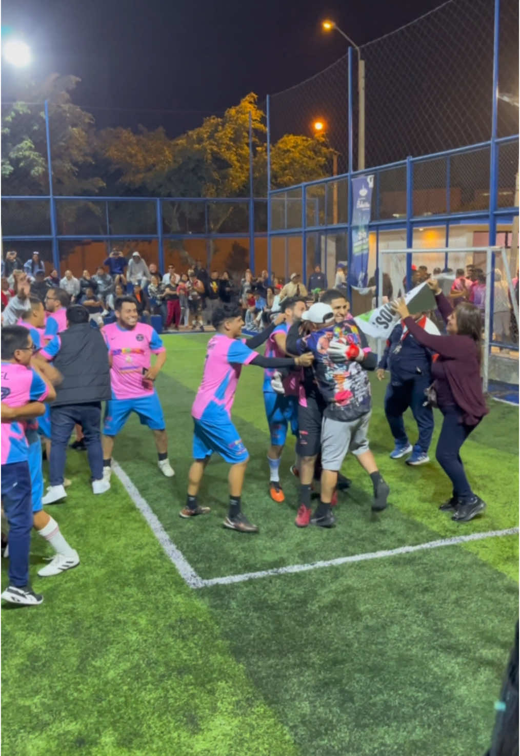 ASI FUE EL CAMPEONATO DE ORQUESTAS ⚽️🥳  #fyp #viral #tiktok #peru #Vlog #vlog #blog #comedia #chalacos #zaperoko #callao #comedy #futbol #pichanga #campeonato #orquestas 