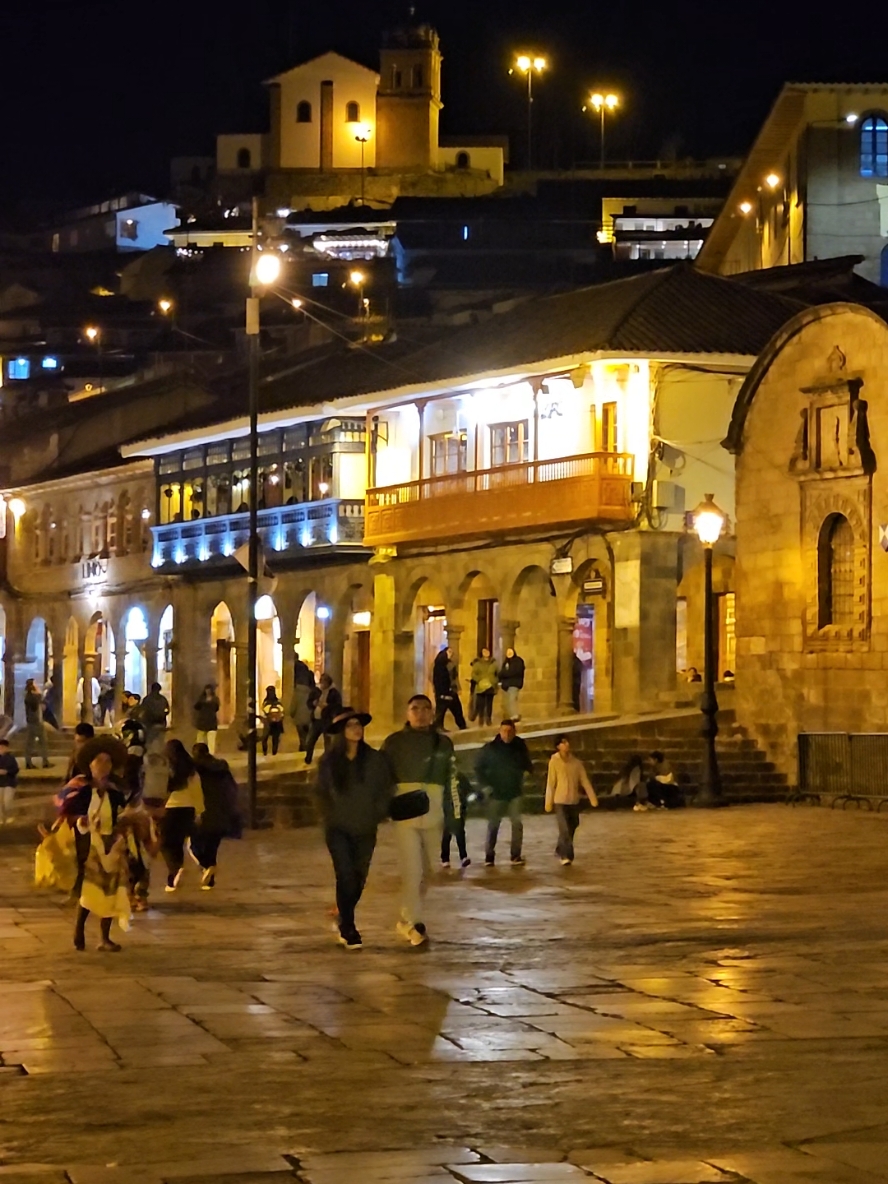 Lugares magicos que te recargan de energía. 🥰✨️💯 #cusco #night #machupicchu #amor #night #cuscoperu  #traveltiktok #cusco_peru🇵🇪 