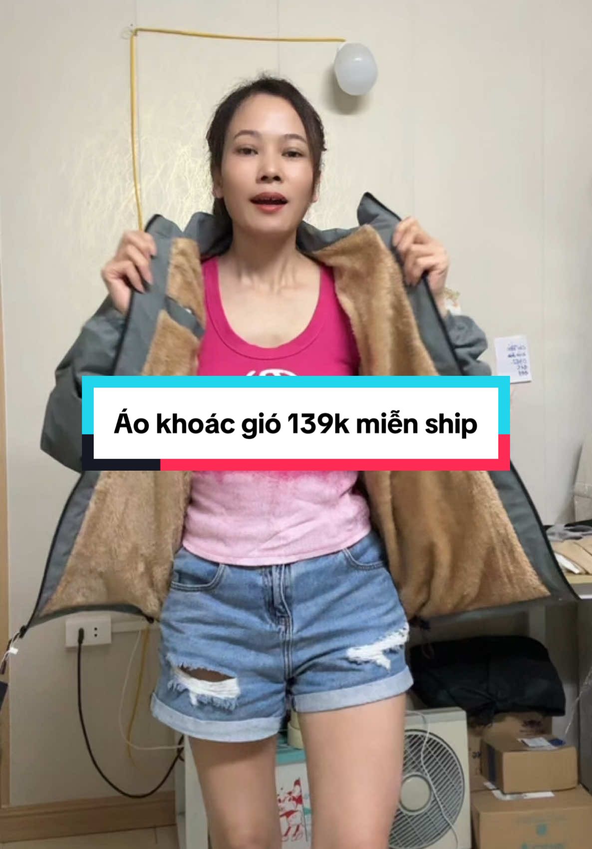 Áo khoác gió lót lông nam nữ 3 khoá, tráng bạc,giá chỉ còn 139ka miễn ship#thoitrangnam #aokhoacgio #thinhhanh #hottren #xuhuong #vairal #shopcuameoc #tiepthilienkettikokshop 