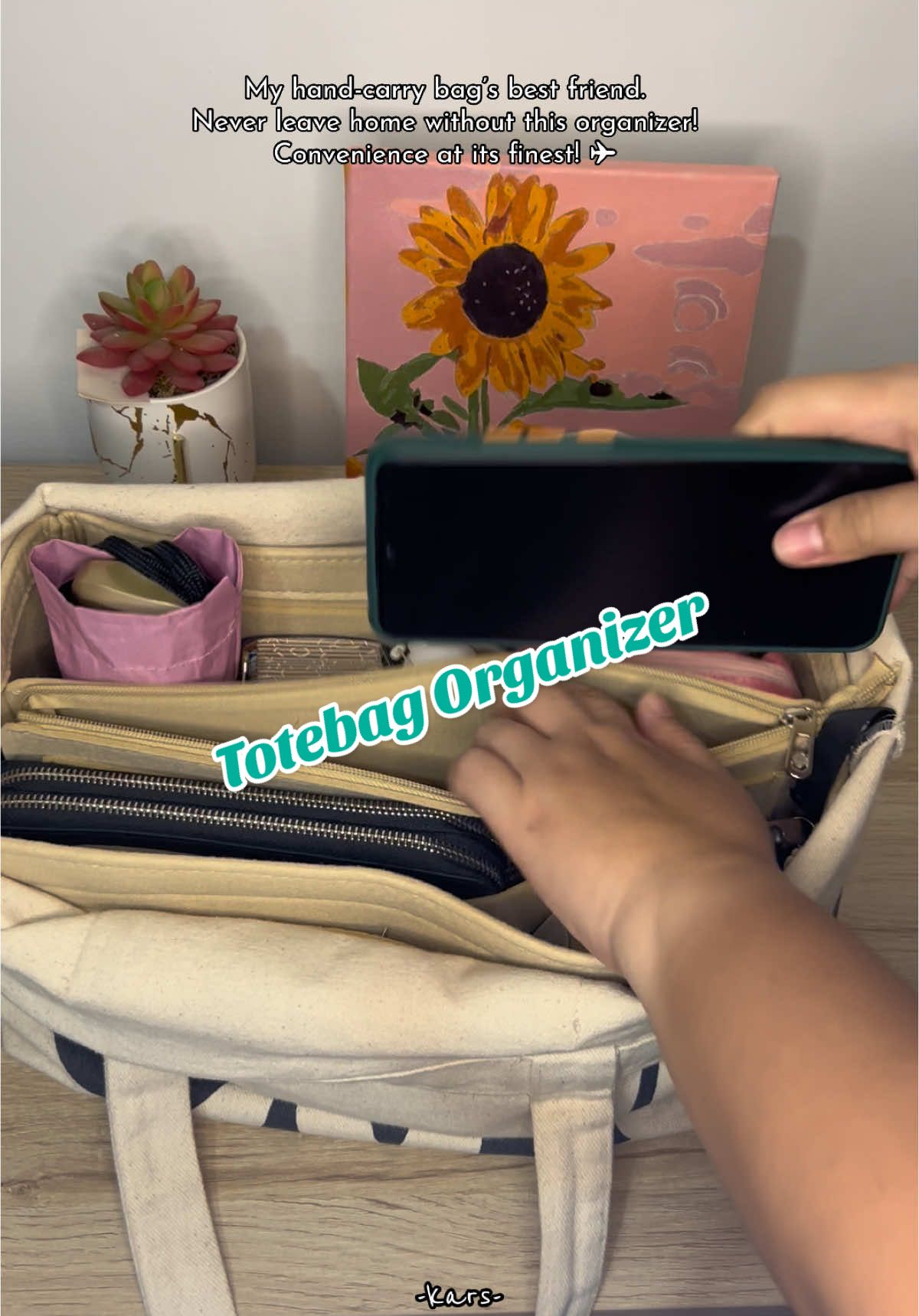 Bag chaos at the airport? Not anymore with this must have totebag organizer. Get yours now. Click the yellow basket. #totebagorganizer #totebag #organizer #organizerideas 