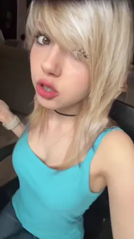 I fear I NEED the blonde now but I cant do it until my hair is at least somewhat repaired😭 #hair #blonde #scenemo 