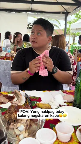 Yong nakipag bday kalang pero nagsharon kapa 😅😜