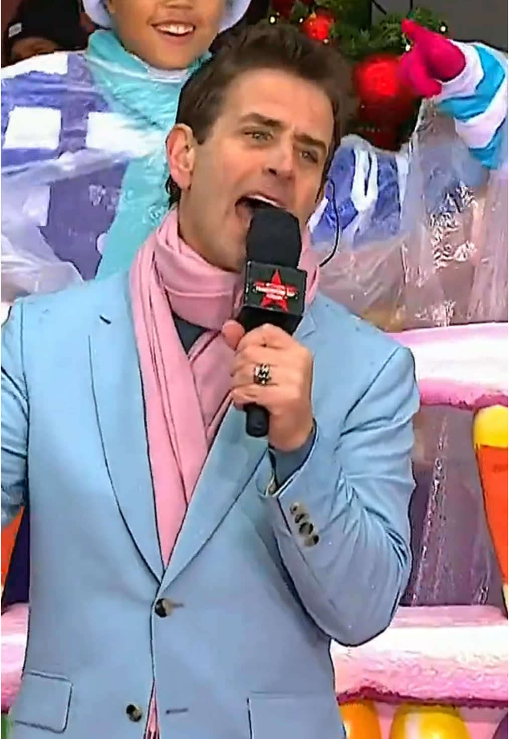 Joey McIntyre- Macy’s Thanksgiving Parade 2024 #macysthanksgivingdayparade #macys #parade #christmas #newyork  #newkidsontheblock #blockheads #stepbystep #nkotb #newkids #jordanknight #donniewahlberg #dannywood #jonknight #joeymcintyre #nkotbcruise #foryou #viral #fy #foryoupage #backstreetboys #bsb #nkotbsb 