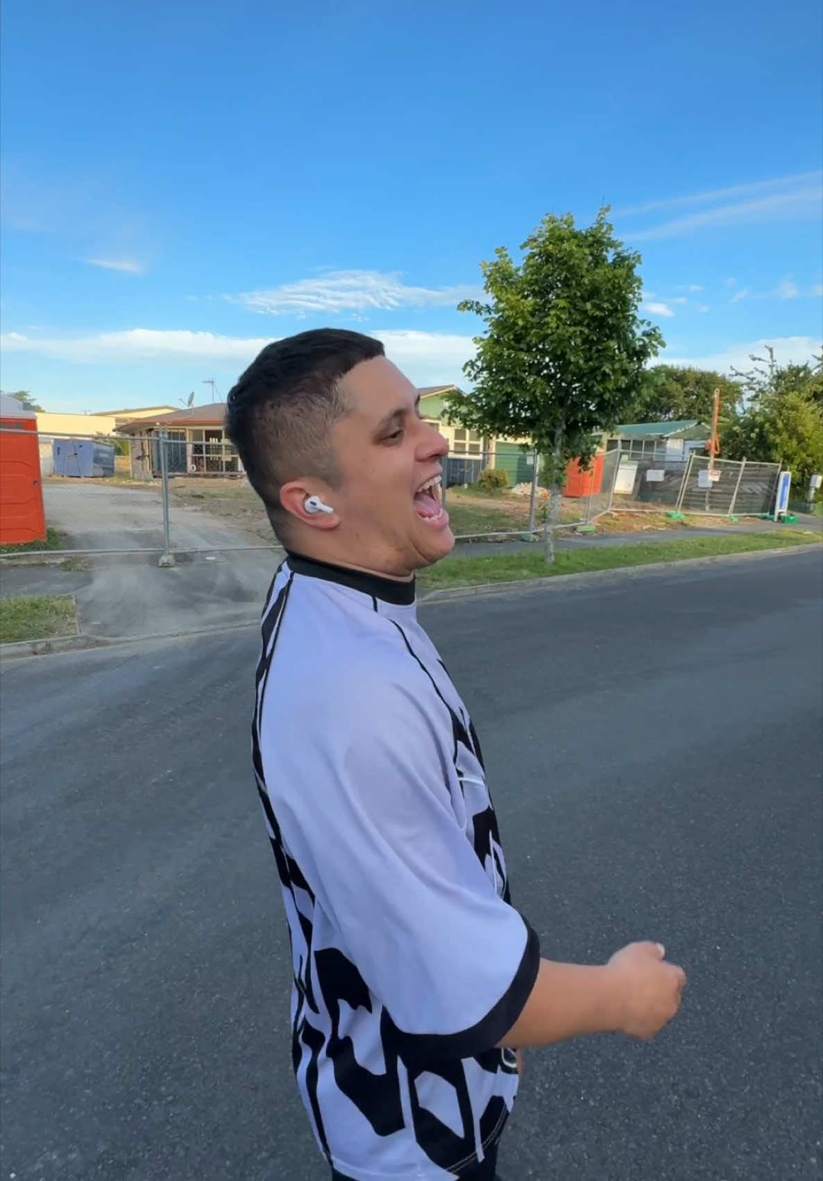 Wait till the end it’s the best part! P2 of the suspect video with my amazing Fiancée Livvy. 😂🤦🏽‍♂️#uncletics #foryoupage #fyp #tourettes #suspectchallenge #fun #funny 