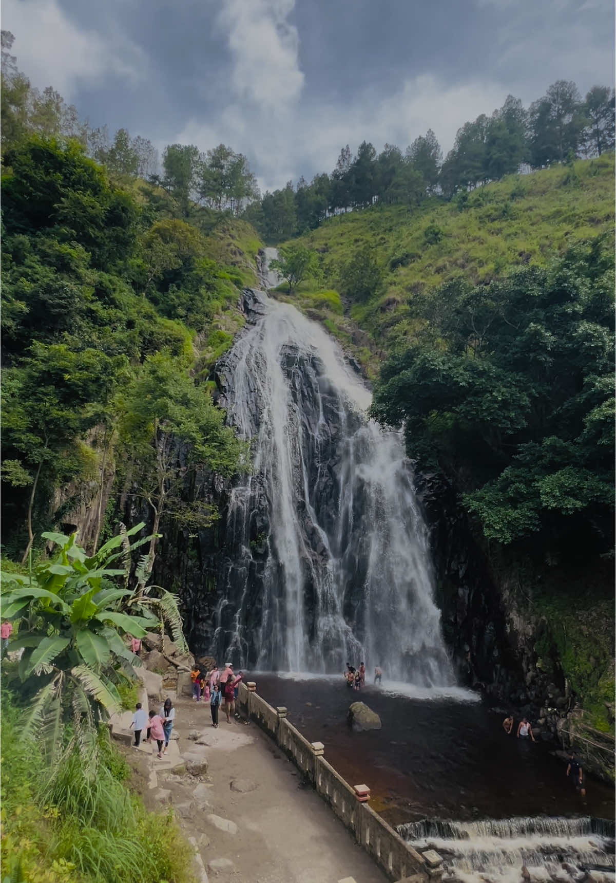 Kapan terakhir kali kalian main kesini!! 📍 Air Terjun efrata , Samosir #batakasia #samosir #airterjunefratasamosir #airterjunefrata #laketoba #danautoba #samosirisland 