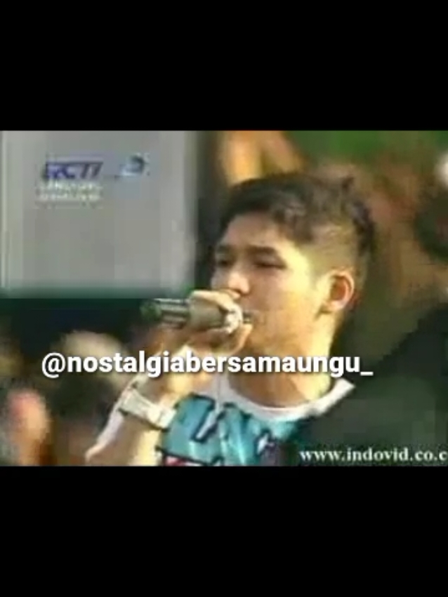 jaman nya aa #pashaungu jadi duren 😂😂😂😂 ungu - Dilema Cinta #unguband #dilemacinta #ungudilemacinta #laguungu #laguunguband #kumpulanlaguungu #konserungu #2009 #fyp #fypage #anakband #lagu2000an 