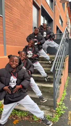 Diva mode activated in France 🇫🇷  #dreamcatchersacademy #dreamcatchersacademyinfrance #fyp #dancechallenge #viralvideos 