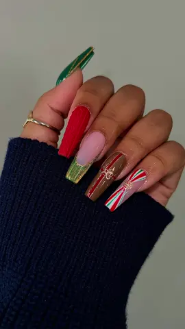 Too soon? Ow well🤷🏽‍♀️🤭🎄 #nailart #chrismasnails #gelxnails #SAMA28 #festive #cateye #nailsartvideos #nailsoftiktok #nailsartist #fyp #viral #explore #explorepage✨ #3dnailart #nectanails 