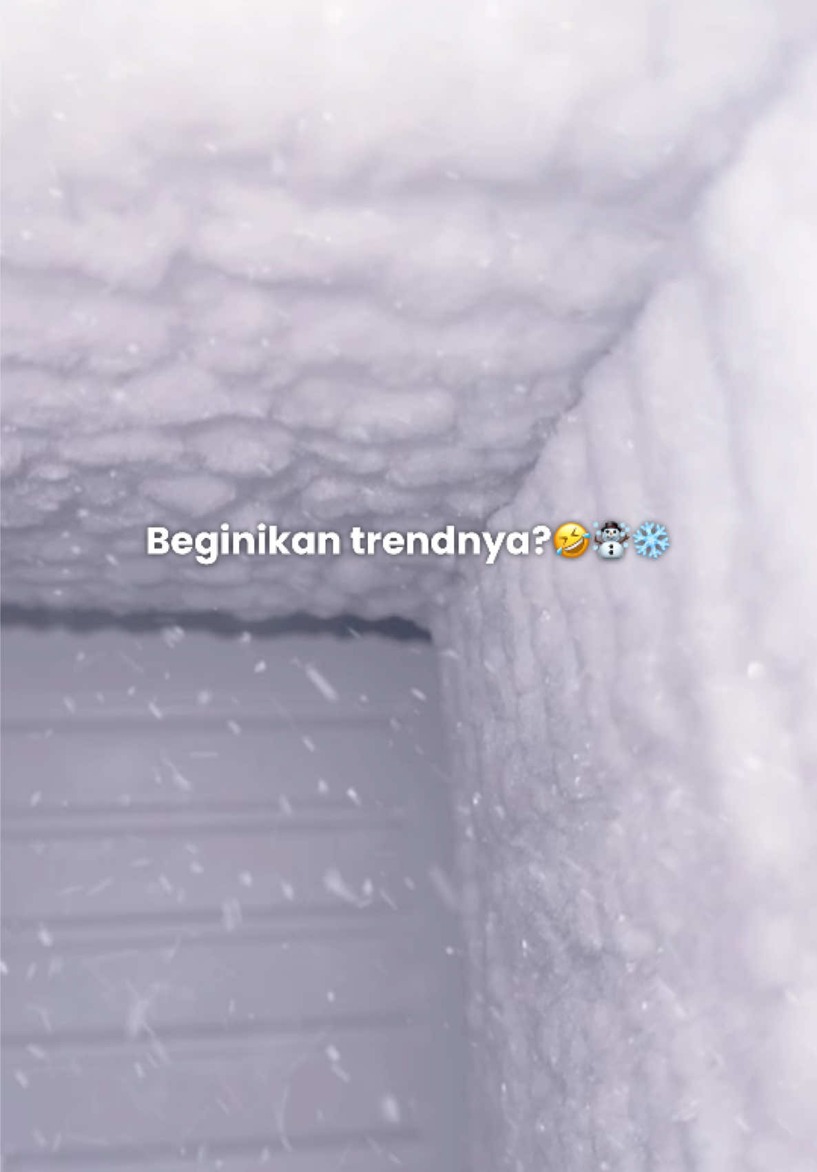 Wkwkwk 😭🤣🤸🏻‍♂️❄️ #hahahaha #trend??tiktok #snow #firstnow #winter #army 