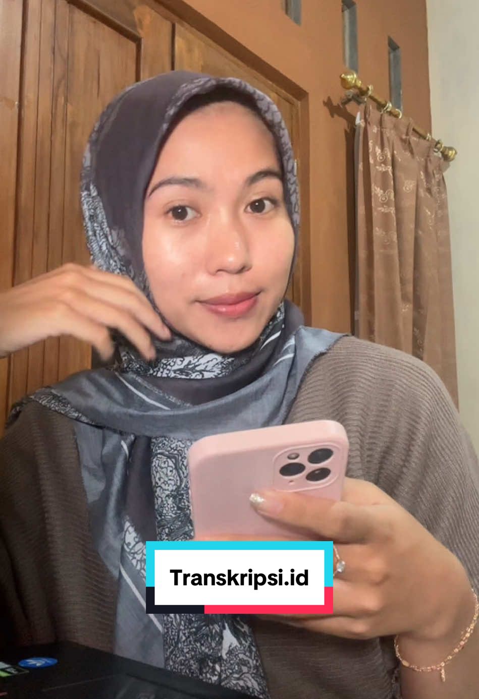 Kenapa harus pusing mikirin transkrip panjang, kalau ada Transkripsi.id dari Widya Wicara?  Cukup upload dan biarkan Transkripsi.id kerja untuk kamu📝😜 Waktu jadi lebih efisien, stress hilang, dan hasilnya tetap maksimal! Yuk, coba sekarang di Transkripsi.id! Klik link di bio! #fyp #fypp #fypviral #artificialintelligence #ai #transkrip #transkripsiotomatis #rapat #zoom #notulensi #widyawicara 