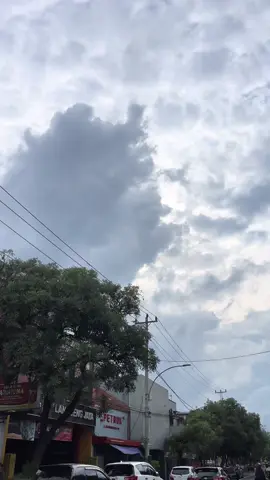 aja udan disit lah yung, mantel e urung garing kohh😅#purwokertovibes #purwokerto #purwokertohits #purwokerto24jam #purwokertoviral #fyp #viralvideo #masukberanda #fouryoupage #xybca #purwokertokeren #purwokertoninggalcerito 