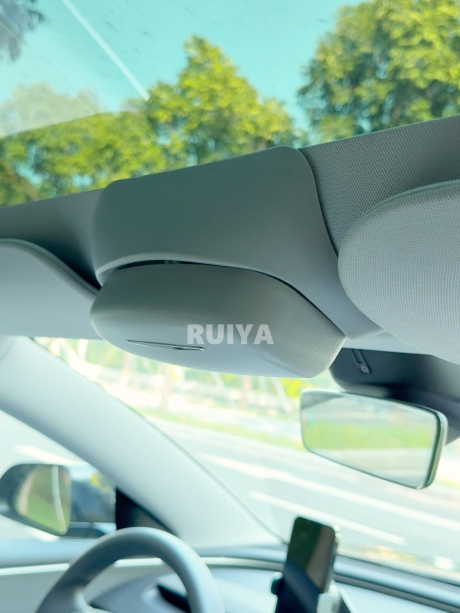 Ever lose your sunglasses in the car? 😅 This eye-catching case keeps them safe and stylish! 👓✨ Ready to upgrade your ride?#Ruiya #FordBronco #F150 #FordMaverick #fordcampaign #BlackFridayShoppingList #GlassesCase#foryour#BlackFridayScreenProtector ##