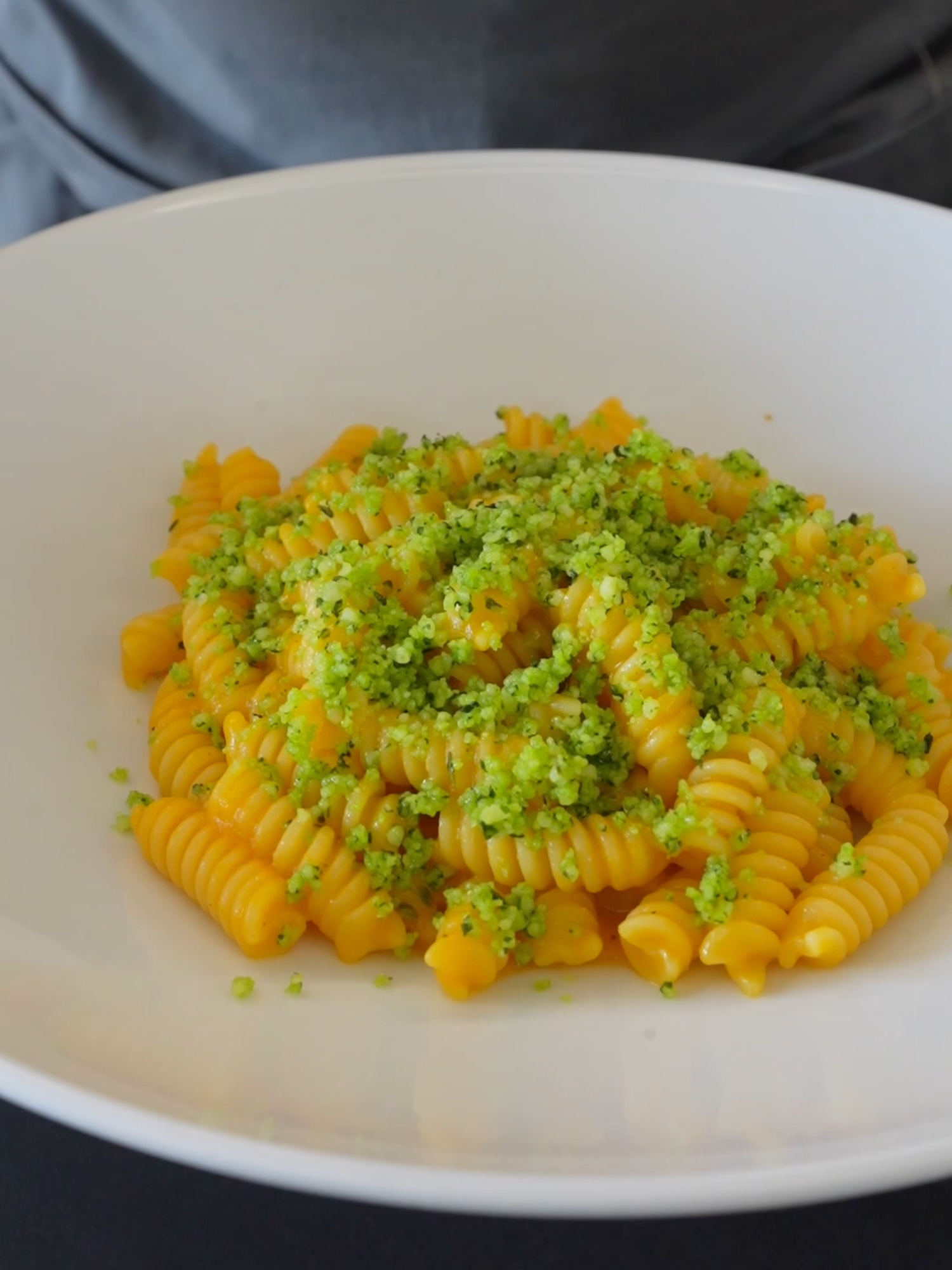 ✨ Savor Fusilli with creamy butternut squash sauce, crowned with a rich basil-parmigiano crumble! 🧀🍂 A perfect fall comfort dish! #ItalianCuisine #ParmigianoLove #FallFlavors Ingredients: For the butternut squash cream: ● 1 cup diced butternut squash (200g) ● 1/2 leek, julienned ● 1 sprig rosemary ● Olive oil, as needed ● Salt and pepper, to taste ● Water, as needed For the basil-parmigiano crumble: ● 1 1/4 cups parmigiano cheese chunks (150g) ● 10 fresh basil leaves For the pasta: ● 3 cups fusilli pasta (300g) ● Olive oil, as needed