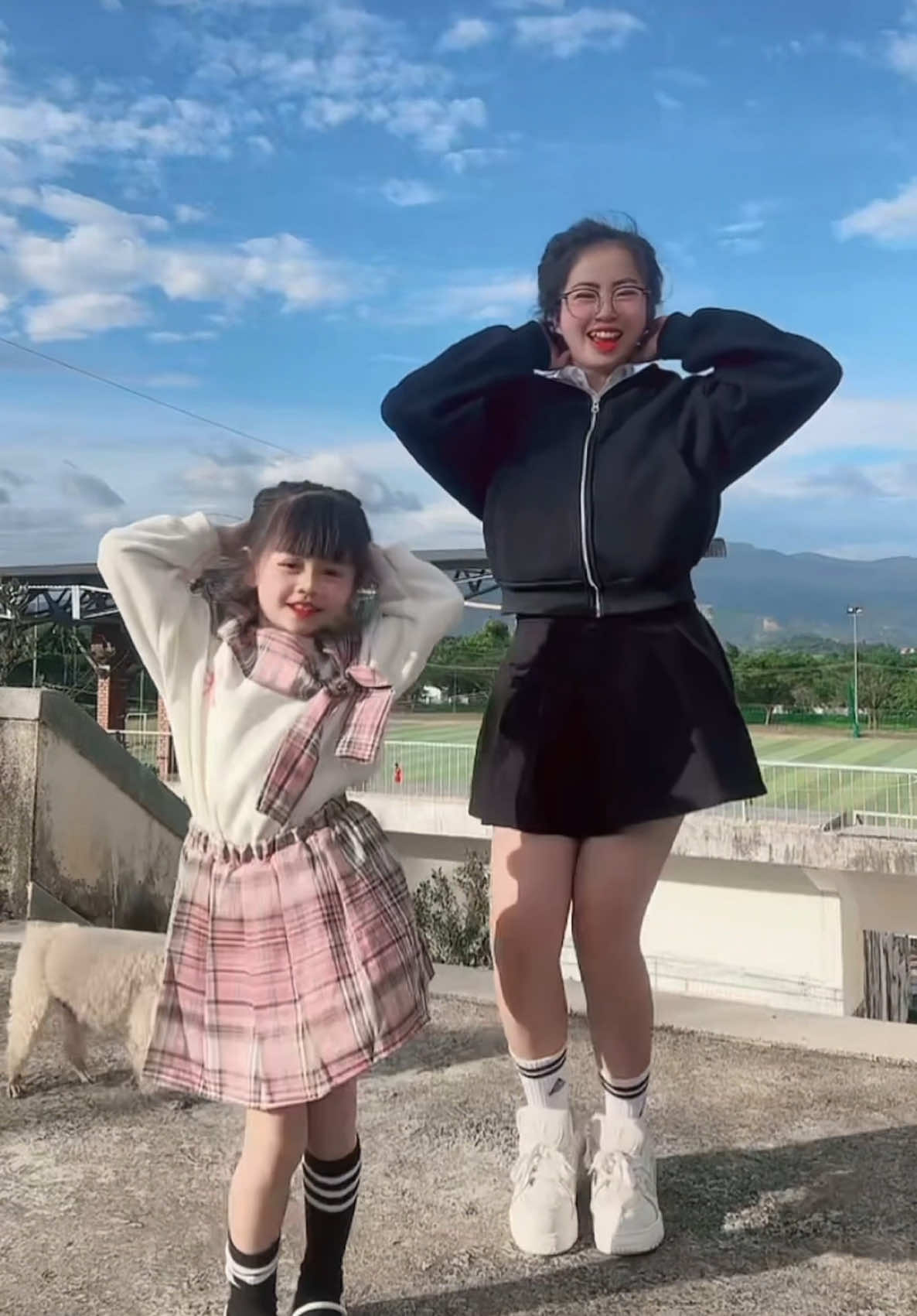 Phu Nhân và Con Gái của Trịnh Tổng 🥰|@Minhphuongstore @Nguyễn T.Thu Hà #xh #dancetiktok #thuha #cherry 