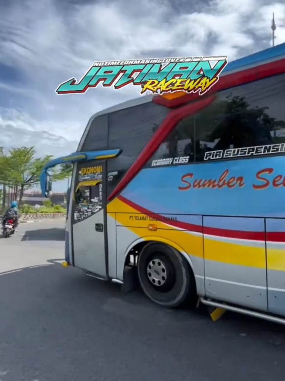 abah aji ft sam yahya mode asixx😆🤙 #sugengrahayu #sumberselamat #sumberselamat🐬 #sumberkencono #ratumoeeza #ngawi24jam #jatimanraceway #4upage #sugengrahayugroup #sumbergroup #CapCut #videobus #sumbergroup 