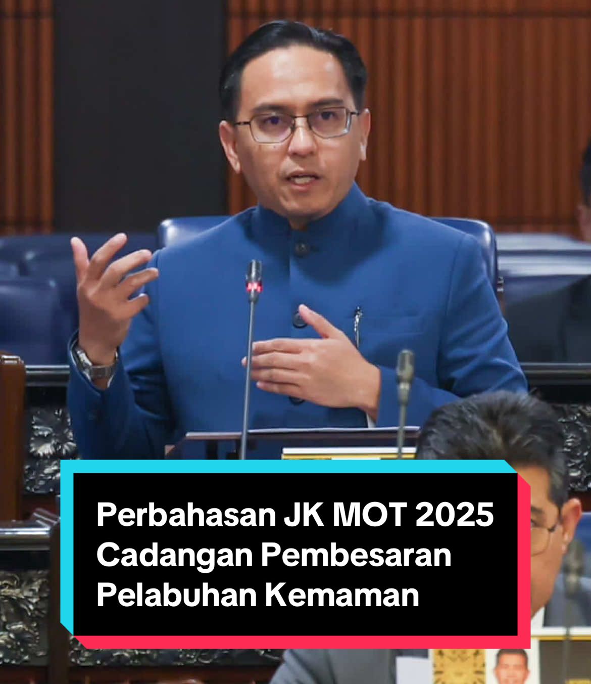 Cadangan membesarkan Pelabuhan Kemaman ini bertujuan untuk meningkatkan kapasiti pengedalian kargo sehingga 24 juta metrik Tan setahun. Pelabuhan Kemaman ini merupakan antara tulang belakang pemesatan ekonomi di negeri Terengganu, dan negeri-negeri di bahagian timur Semenanjung Malaysia secara umumnya. Semoga dapat diwujudkan titik tembung membincangkan perkara ini secara lebih dalam bersama Kementerian Pengangkutan 🤲🏻 #ParlimenMalaysia #Jerantut #HajiKhairil #pelabuhankemaman  #terengganu #AdilPrihatinBerkebajikan