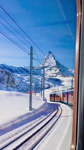 Gornergrat train in Zermatt with the best view of the Matterhorn🇨🇭  _ #zermatt #matterhorn #schweiz #switzerland #swissalps #gornergrat #inlovewithswitzerland #impressiveswitzerland #zermattswitzerland #visitswitzerland #bestofswitzerland  #switzerland_bestpix #swiss