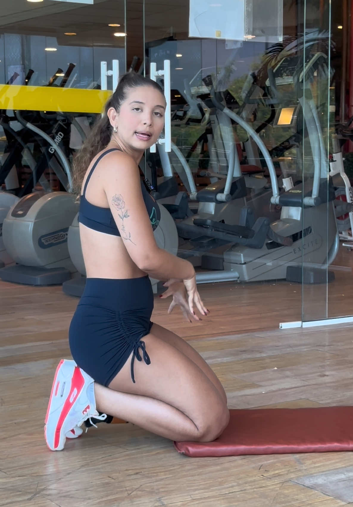 insta: @amandalaupersonal #personaltrainer #caneleira #coicecaneleira #Fitness #treinoemcasa #gym #leg #legday #hipertrofia #emagrecimento #glutes #glutesworkout 