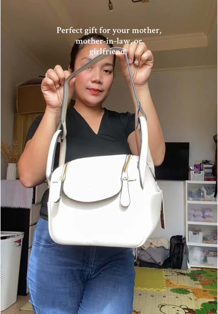 Looking for a perfect gift for your mom, or a mom in law or a girlfriend? Try this one! Very affordable yet good quality! #Bagforwomen #bag #slingbags #giftforher #giftideas 