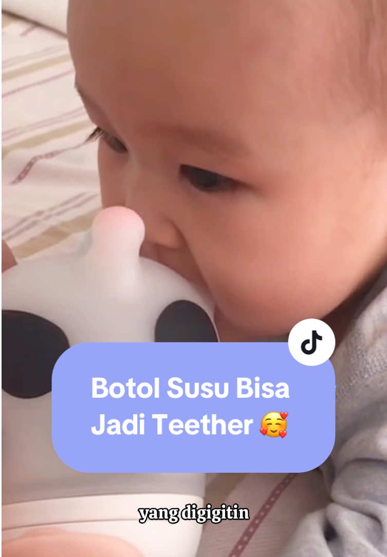 100% BPA Free!! Gemesss banget sama botol iniii, inovatif banget bisa jadi teether 😍 Bahkan dotnya pun lembut dan elastis banget cocok buat bayi DBF. Bisa buat newborn juga lohh! Yuk samaan bunn~ #rekomendasi #botolsusu #dotbayi #botolsusubayi #dbf #teether #gigitanbayi #silikon #bumil #busui 