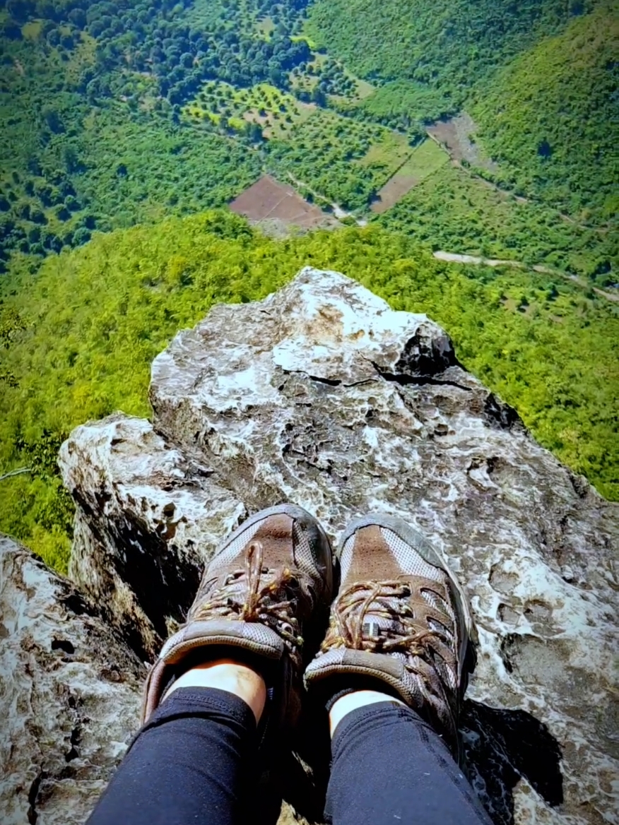 #ပန်းစွဲ​​​တောင်#mandalaymyanmar🇲🇲 #travelaroundmandalay #traveltiktok #adventureholidaysbynway💦🌿⛰ #nwaynge🌿⛰🌼☁️💦 #ပန်းစွဲတောင် #hikingadventures #mountains 