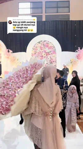 Membalas @LennyLenong😊 Tidur selalu barengan, kemana-mana barengan, barang-barang selalu samaan, jadi anak kembar emg gtu ya🥹😁 Dan sekarang ditinggal nikah deh🥹😭 #fyp 