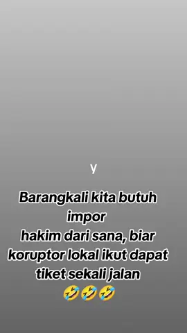 Indonesia Tanah Tumpah Darahku KOMPAS.com - Pengadilan di Provinsi Shandong, China, menjatuhkan hukuman mati yang ditangguhkan kepada mantan Kepala Bank of China, Liu Liange pada hari Selasa atas penyuapan dan penerbitan kredit ilegal. Dikutip dari Reuters sebagaimana dilaporkan media lokal pemerintah pada Jumat (29/11/2024), ia dijatuhi hukuman mati dengan penangguhan hukuman dua tahun, kata laporan tersebut, yang berarti hukuman hanya akan dilaksanakan jika ia terbukti melakukan kejahatan lebih lanjut dan berkelakuan baik selama periode tersebut. Jika tidak ada bukti kejahatan lainnya dan berkelakukan baik, maka ia akan dijatuhi hukuman seumur hidup. Liu, yang lahir pada tahun 1961, telah bekerja di lembaga perbankan dan keuangan, termasuk di bank sentral China dan Export-Import Bank of China, sebelum ia dipromosikan menjadi Kepala Bank of China pada tahun 2019. Baca juga: Profil Deng Xiaoping, Tokoh China yang Sangat Diidolakan Prabowo Baca berita tanpa iklan. Gabung Kompas.com+ Pada bulan Oktober tahun lalu, Partai Komunis China yang berkuasa di China memecatnya, menuduhnya melakukan kegiatan ilegal dan menerima suap. Reuters tidak dapat menghubungi Liu untuk memberikan komentar. Mengapa Israel Menerima Gencatan Senjata di Lebanon? Artikel Kompas.id Pengawas antikorupsi China dalam beberapa bulan terakhir telah meluncurkan serangkaian tindakan keras terhadap korupsi di sektor keuangan yang telah menjerat beberapa nama besar di negara itu. Selain Liu, ada mantan Wakil Gubernur Bank Sentral China, Fan Yifei, yang dijatuhi hukuman mati pada bulan Oktober karena menerima suap, juga dengan penangguhan hukuman selama dua tahun. Pengadilan mengatakan bahwa Liu memanfaatkan jabatannya untuk mencari promosi bagi banyak orang dan bahwa jumlah suap yang diterima sangat besar yakni lebih dari 121 juta yuan (17 juta dollar AS), kata penyiar di saluran televisi milik negara China Central Television #antikorupsi  #konoha  #hukumindonesia 