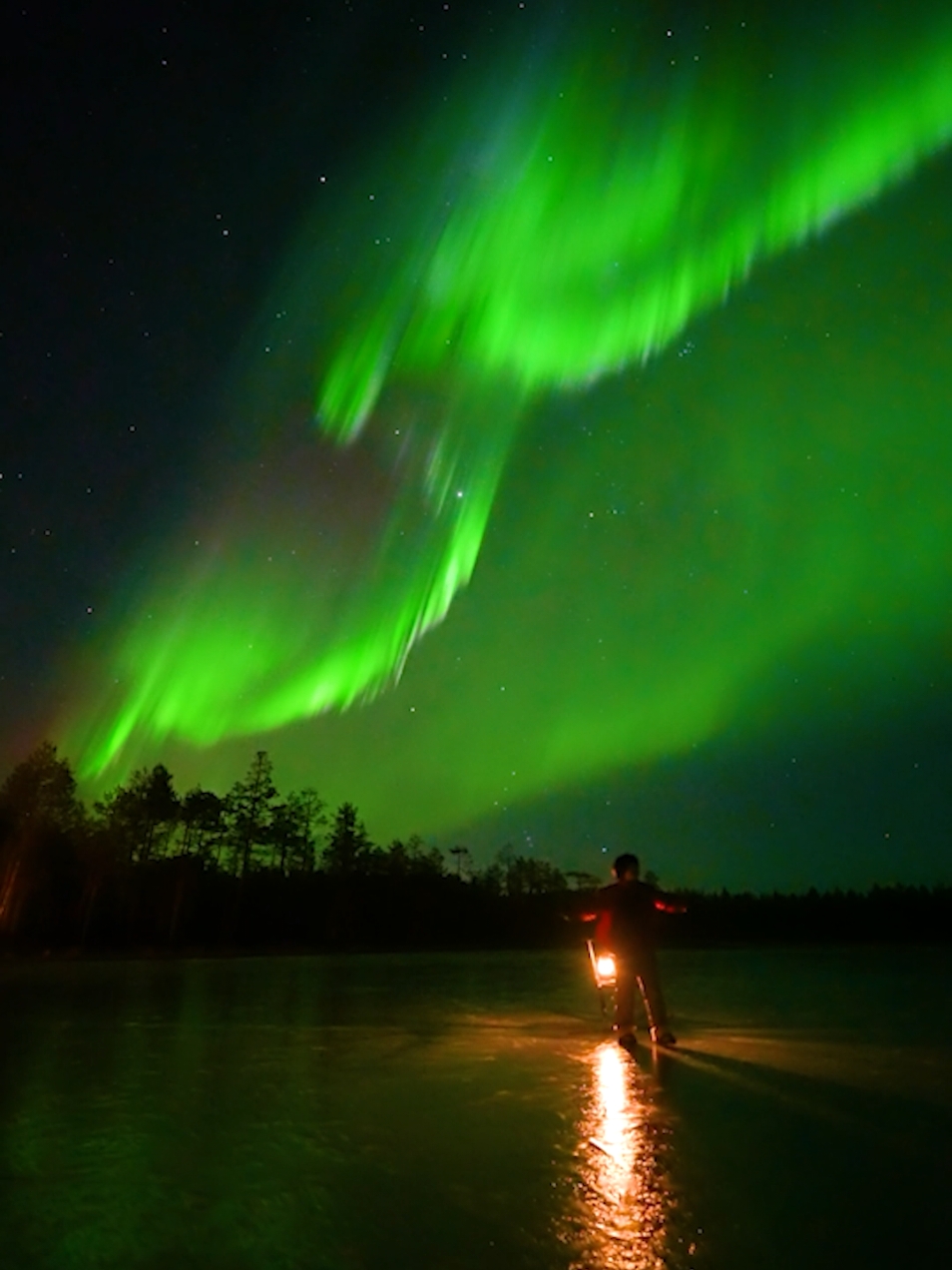 How crazy December we'll get after this kind of November 😯🔥🎅❄️ #finland #lapland #northernlights #aurora 