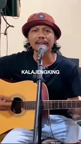 Follow @lirikmusikbaperan __ Song: Pujiono ft. Nyonk Kunci - Kalajengking. Source Video: Youtube/ Loteng Musik. __  #Fyp #Fypシ#MusikIndonesia #LirikLaguIndonesia