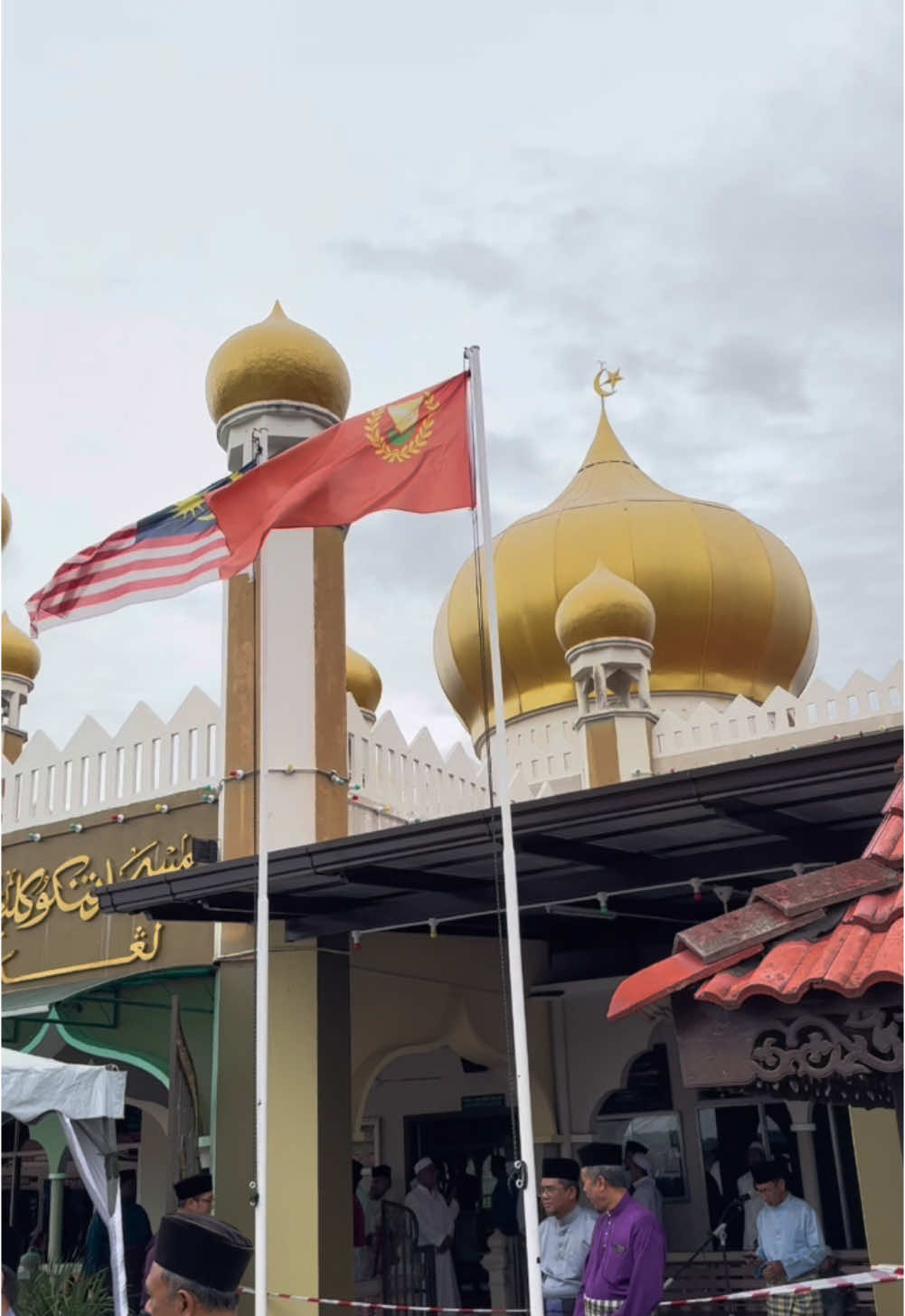 DYTM TUANKU RAJA MUDA KEDAH MENUNAIKAN SOLAT JUMAAT DI MASJID TUNKU KALSOM, JALAN LANGGAR ALOR SETAR. 29 NOVEMBER 2024 #kedahroyalfamily  #malaysiaroyalfamily  #rajamudakedah 