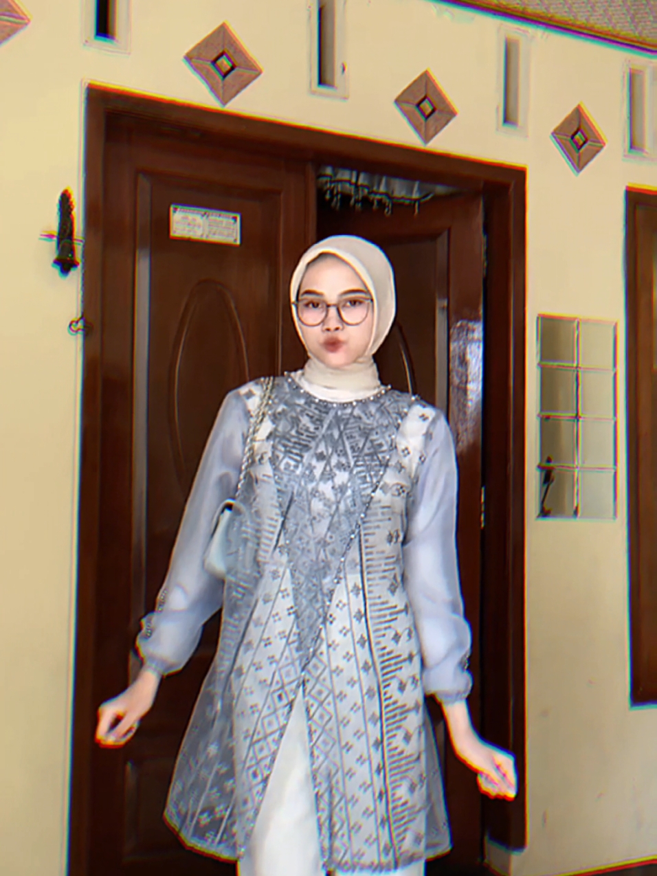 ide setelan OOTD kondangan cewe kekinian. #outfitideas #outfitwanita #outfitkondangan #OOTD #ootdinspiration 