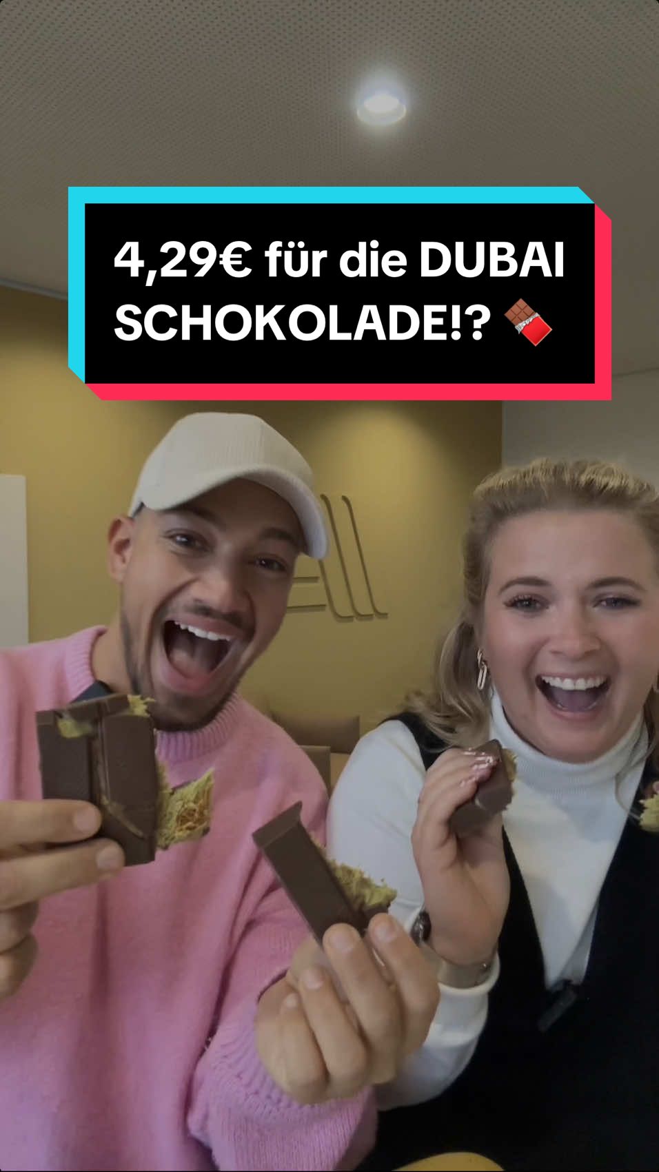 Sie ist endlich da! Die heißgeliebte und wohl viraleste Schokolade ever - die Dubai Schokolade !😍  Ab dem 16.12. in deinem ALDI SÜD👏🍫 @Haamshu @Jessica Wieczorek  #aldisüd #dubaischokolade #dubai #schokolade #tastetest 